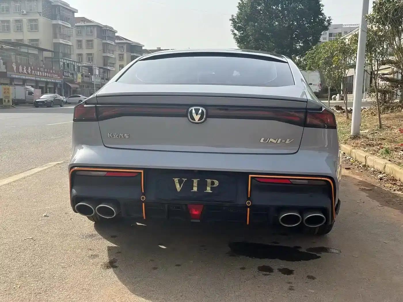 Changan UNI-V 2022 1.5T Sport Edition — миниатюра 11