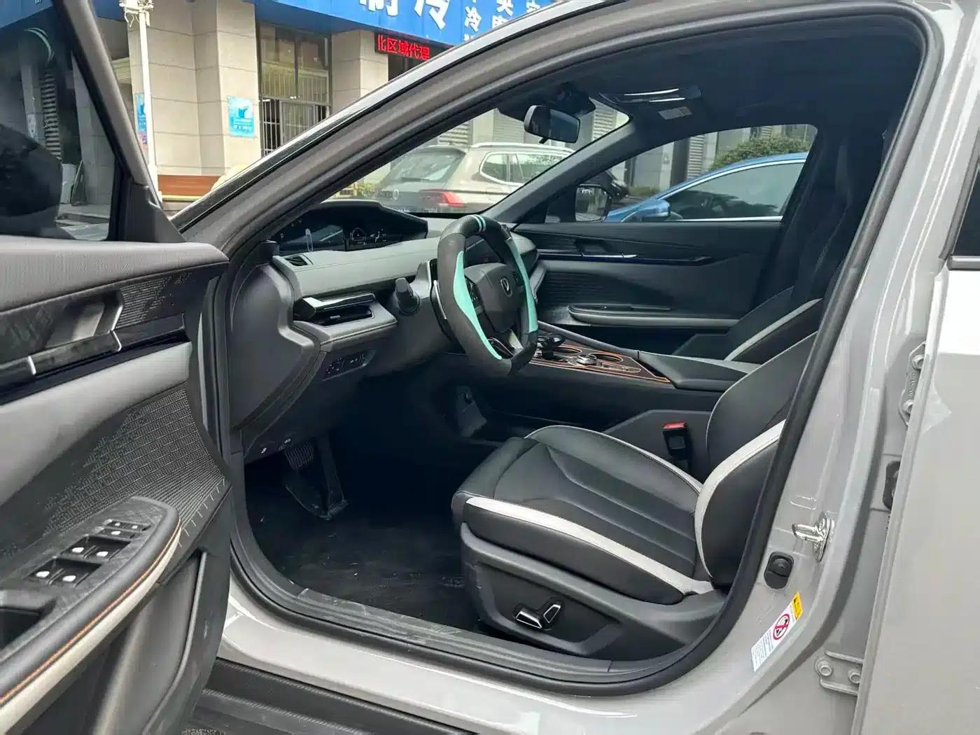 Changan UNI-V 2022 1.5T Sport Edition — миниатюра 8