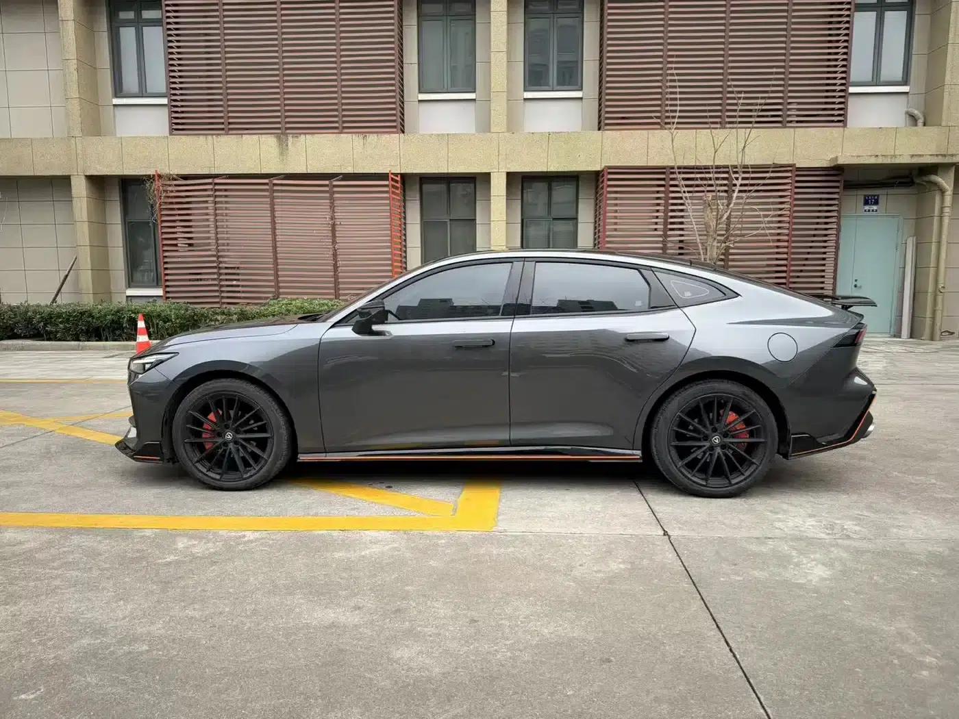 Changan UNI-V 2022 1.5T Sport Edition — миниатюра 12