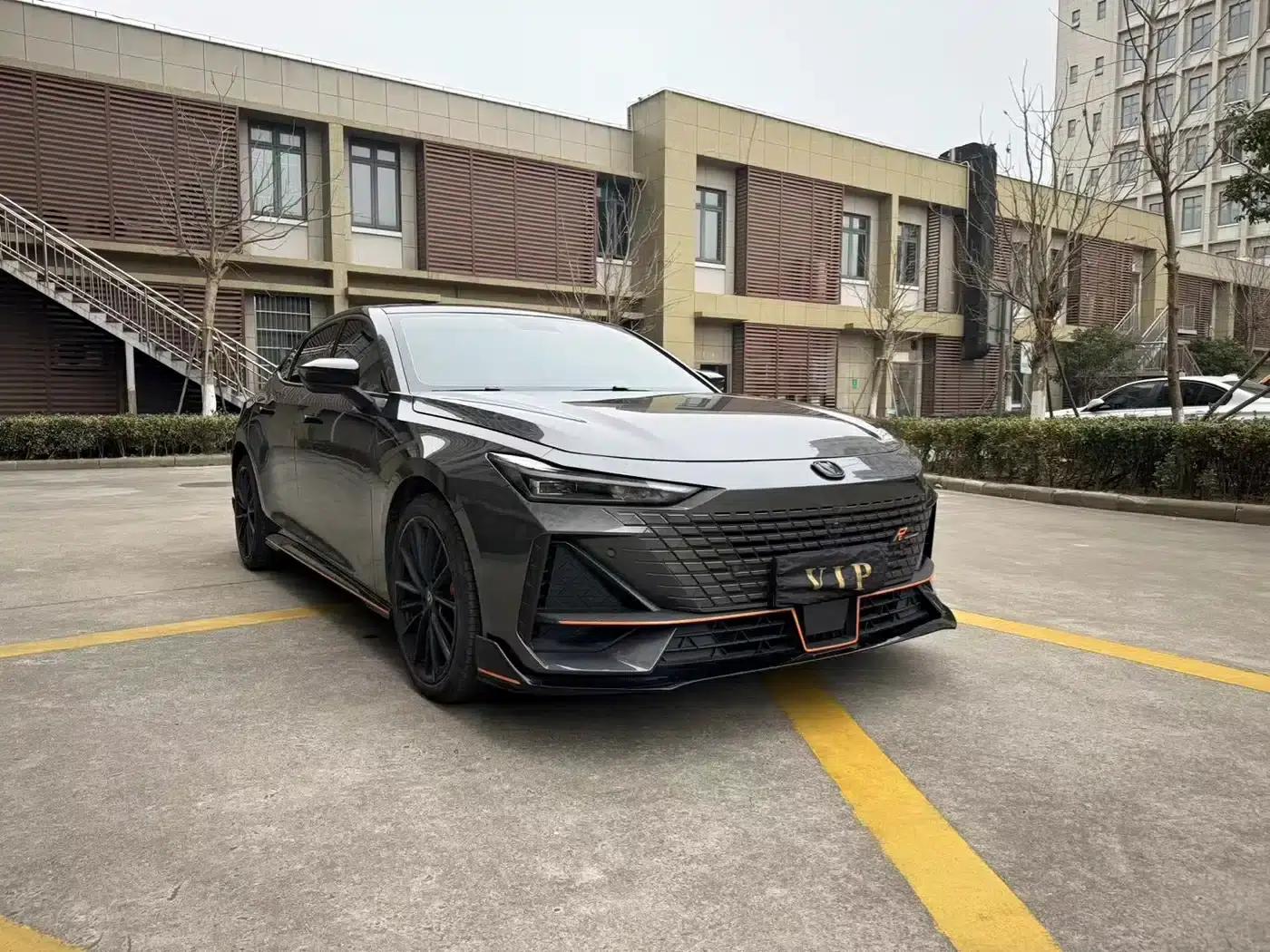 Changan UNI-V 2022 1.5T Sport Edition — миниатюра 3
