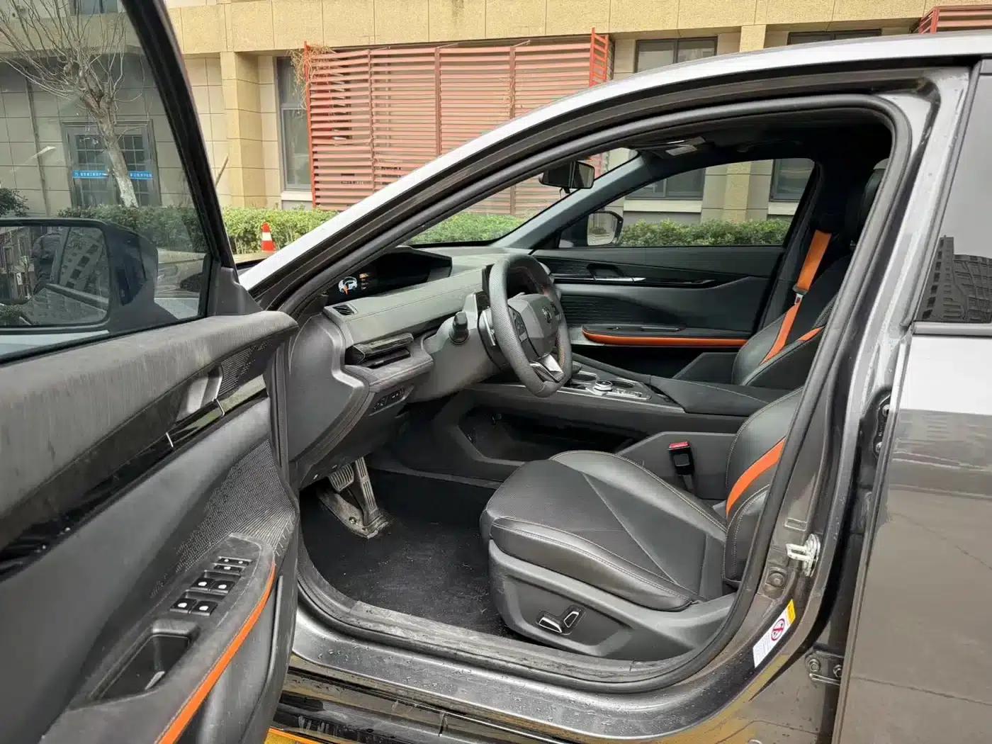 Changan UNI-V 2022 1.5T Sport Edition — миниатюра 4