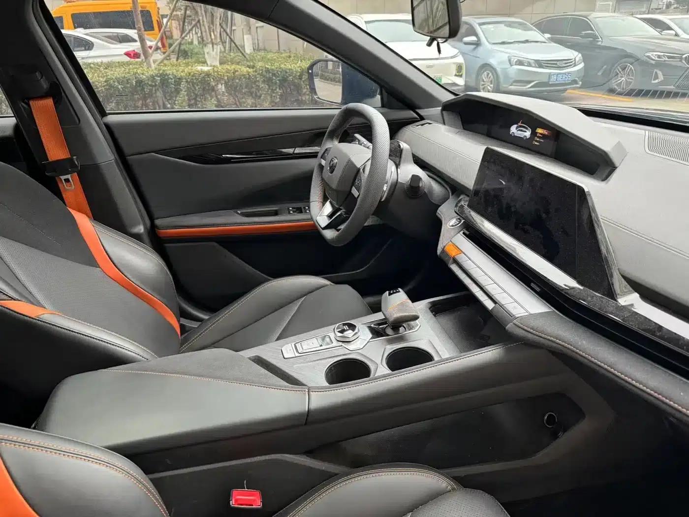 Changan UNI-V 2022 1.5T Sport Edition — миниатюра 9