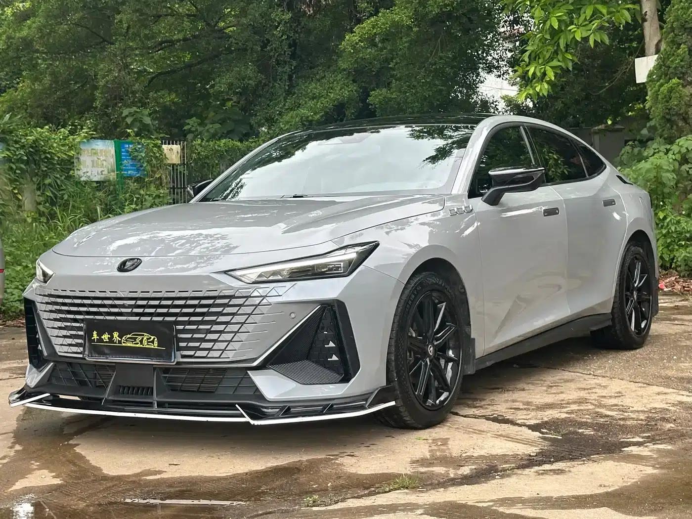 Changan UNI-V 2023 1.5T Premium Edition — миниатюра 1