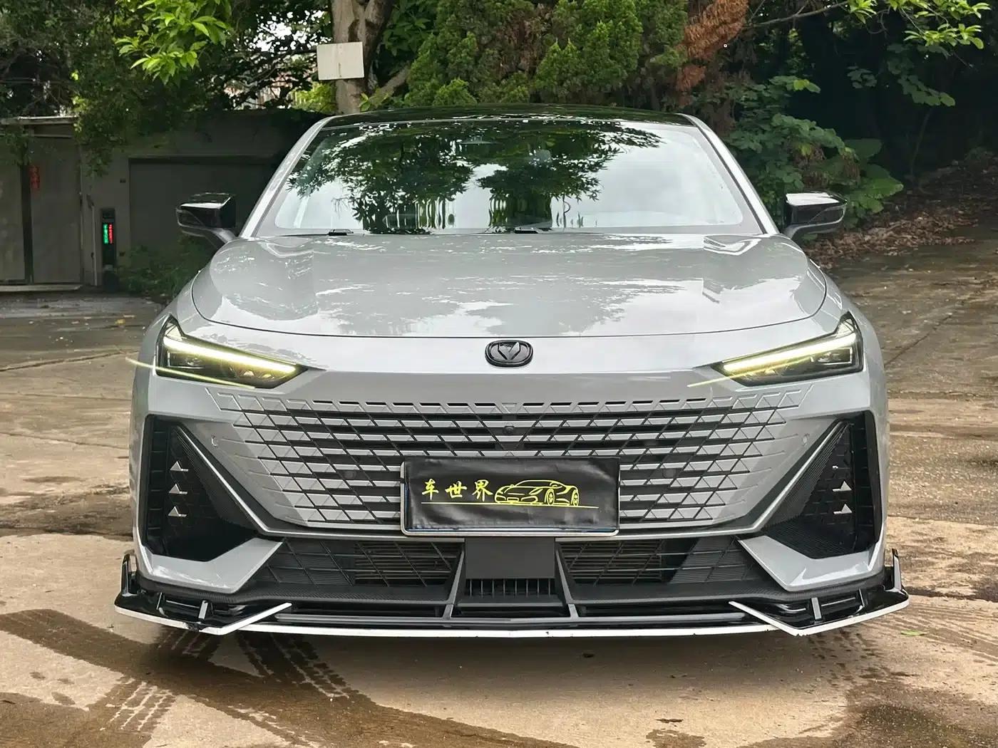 Changan UNI-V 2023 1.5T Premium Edition — миниатюра 2