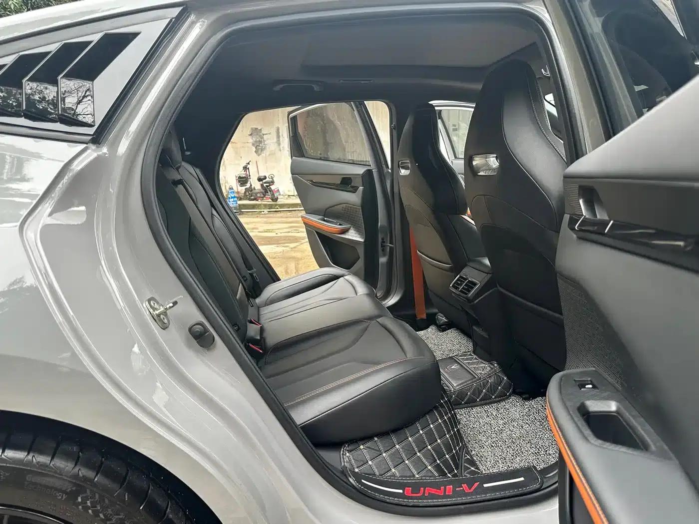 Changan UNI-V 2023 1.5T Premium Edition — миниатюра 15