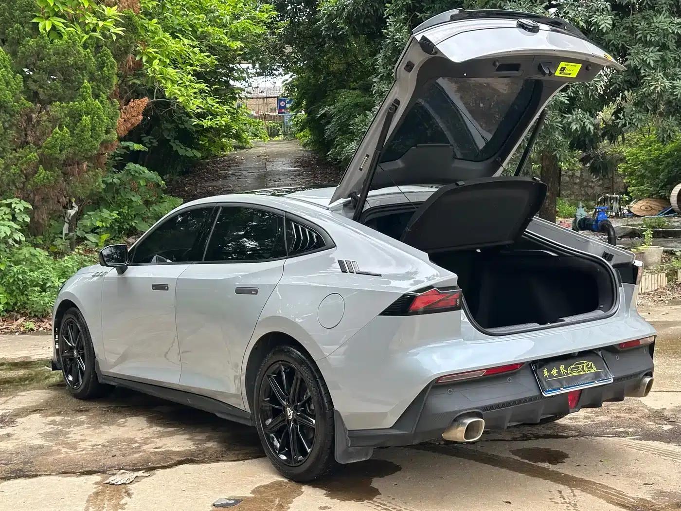 Changan UNI-V 2023 1.5T Premium Edition — миниатюра 21