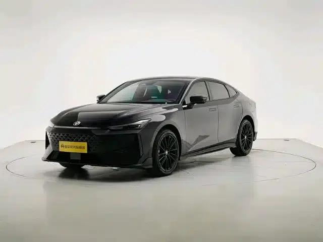 Changan UNI-V 2025 1.5T 500Bar Black Warrior Edition — миниатюра 1