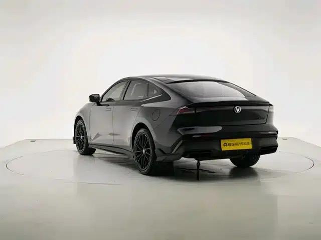 Changan UNI-V 2025 1.5T 500Bar Black Warrior Edition — миниатюра 4