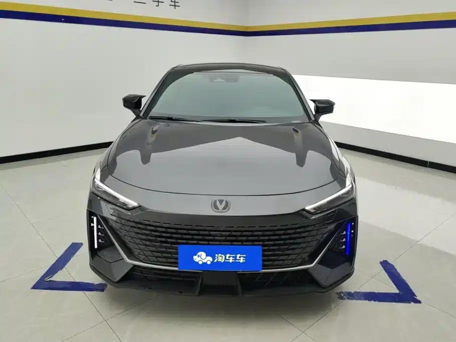 Changan UNI-V 2024 1.5T High-Performance Edition — миниатюра 2