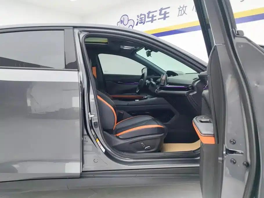 Changan UNI-V 2024 1.5T High-Performance Edition — миниатюра 8