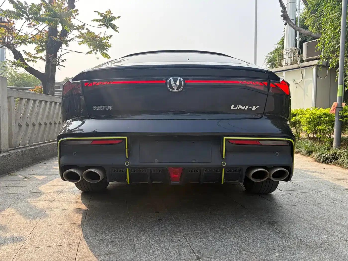 Changan UNI-V 2022 1.5T Sport Edition — миниатюра 5