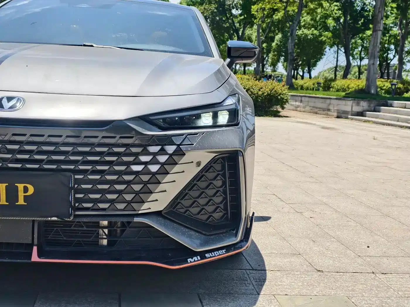 Changan UNI-V 2023 2.0T Speed Edition — миниатюра 18