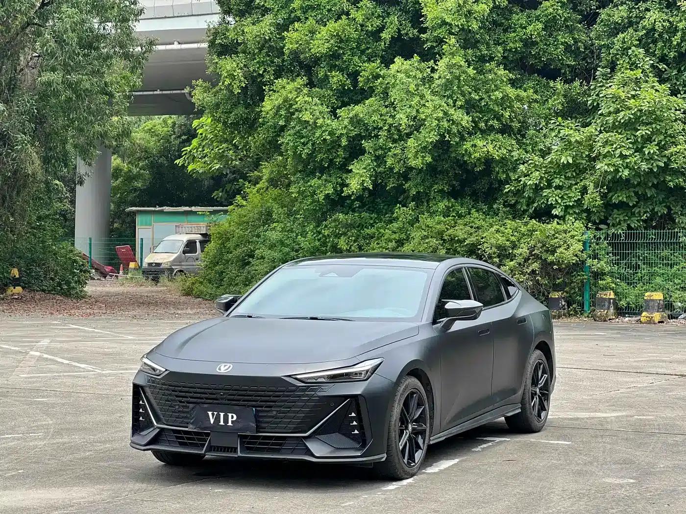 Changan UNI-V 2022 1.5T Premium Edition — миниатюра 1