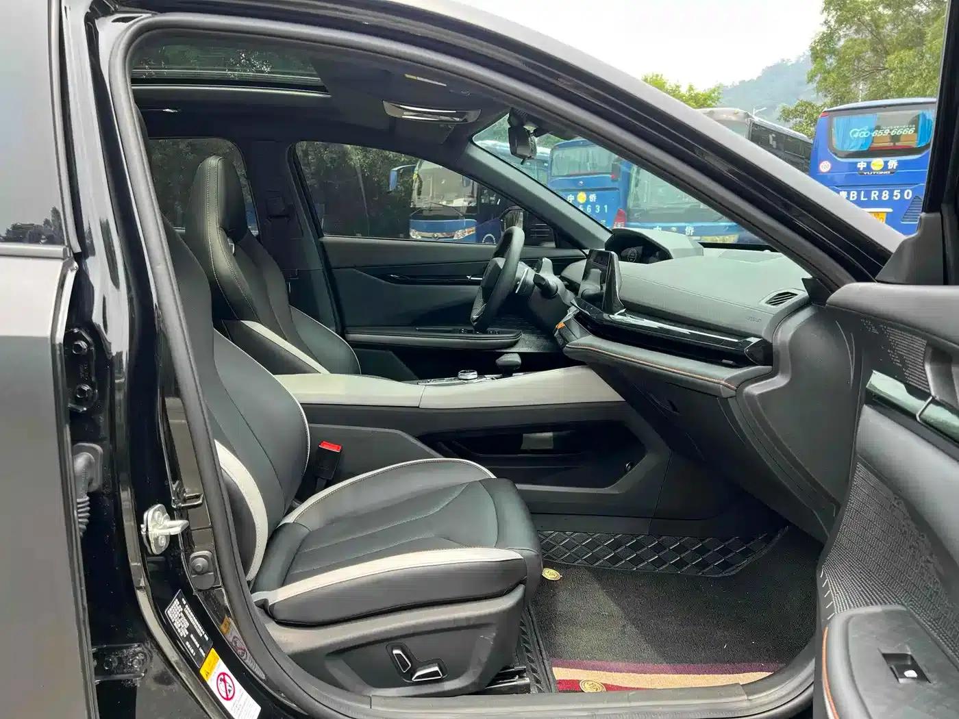 Changan UNI-V 2022 1.5T Premium Edition — миниатюра 9