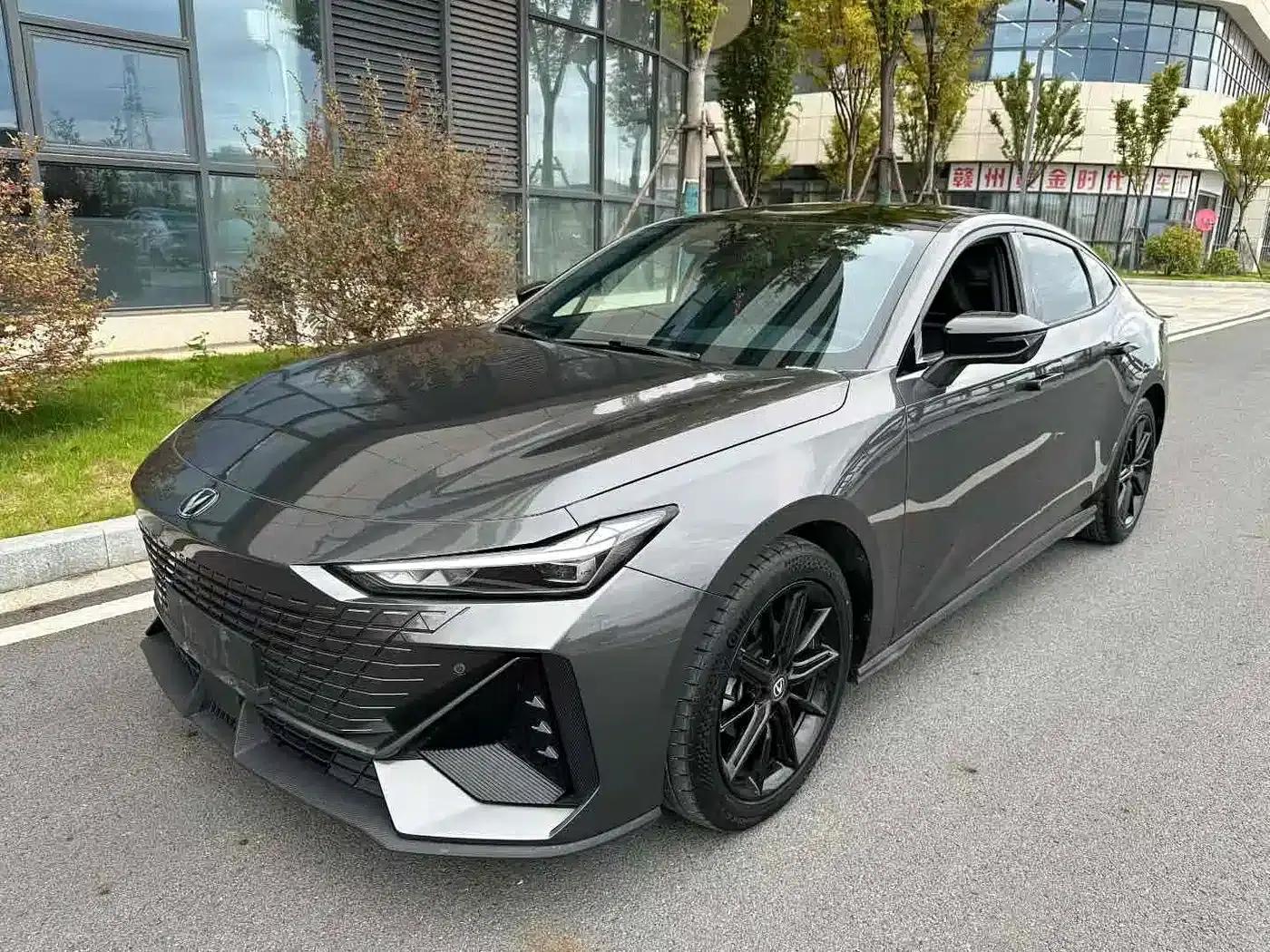 Changan UNI-V 2022 1.5T Sport Edition — миниатюра 1