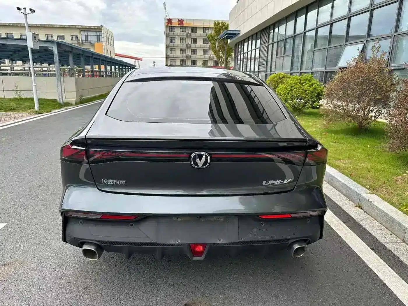 Changan UNI-V 2022 1.5T Sport Edition — миниатюра 12