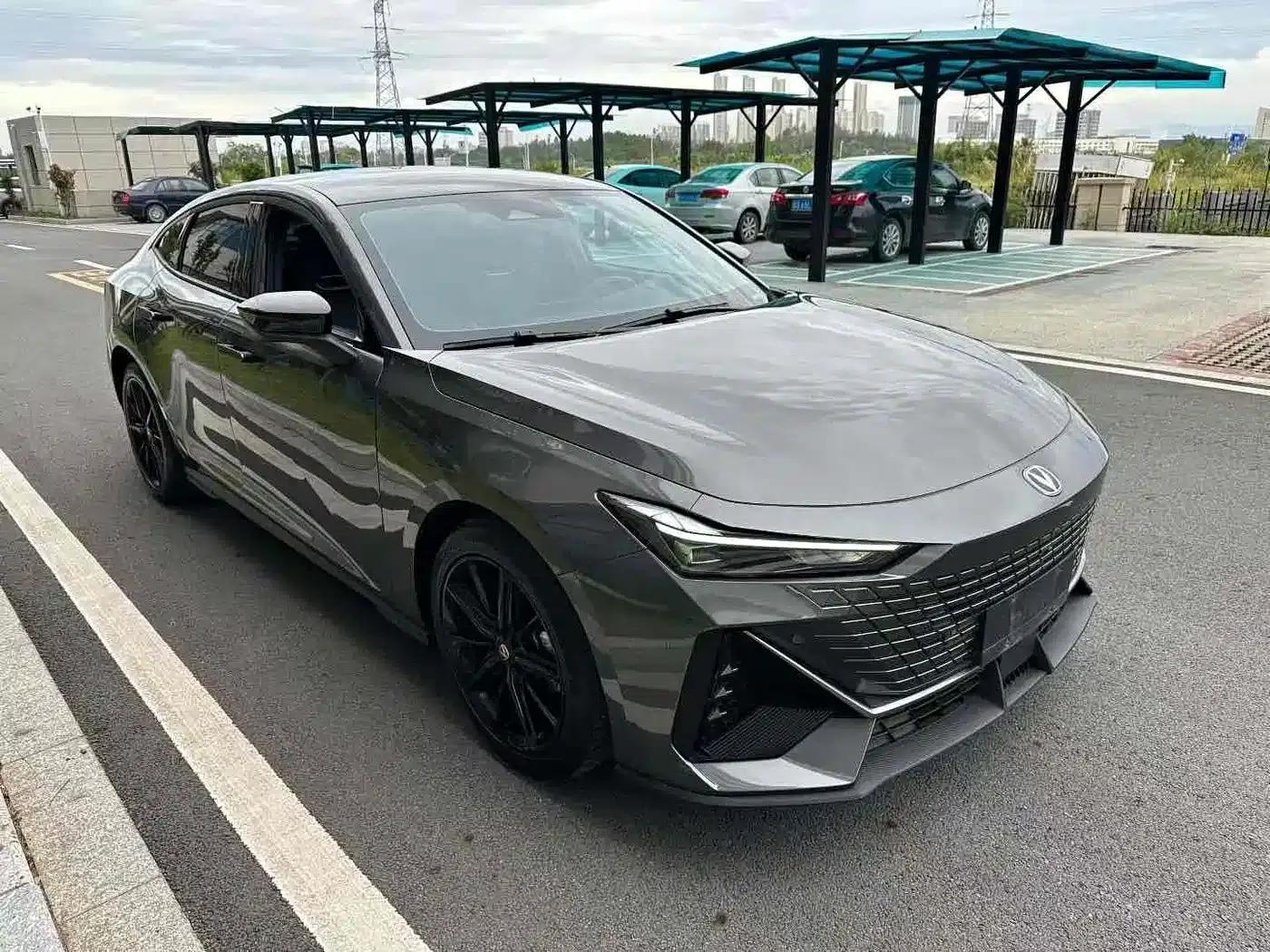 Changan UNI-V 2022 1.5T Sport Edition — миниатюра 3