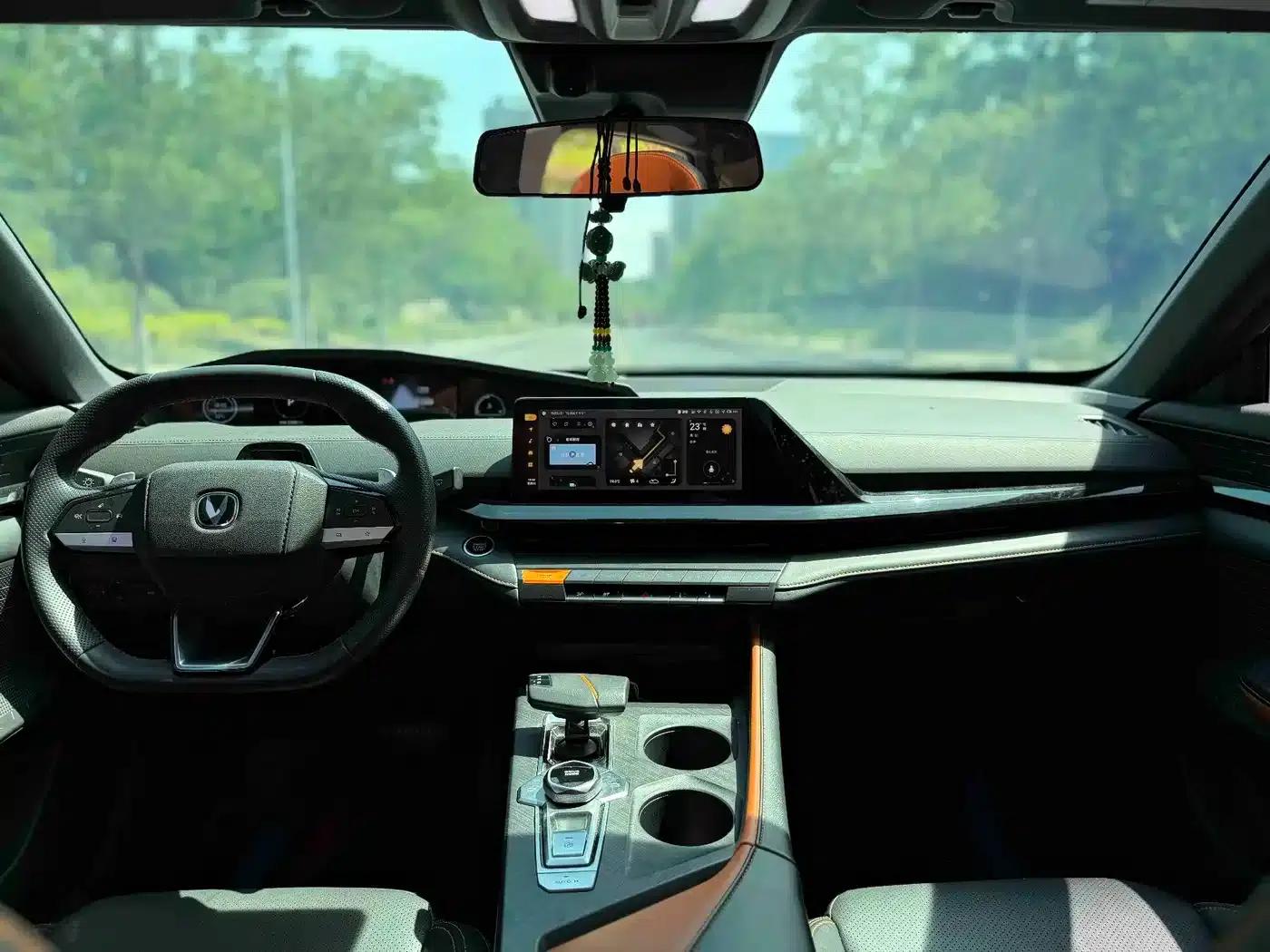 Changan UNI-V 2022 1.5T Sport Edition — миниатюра 10