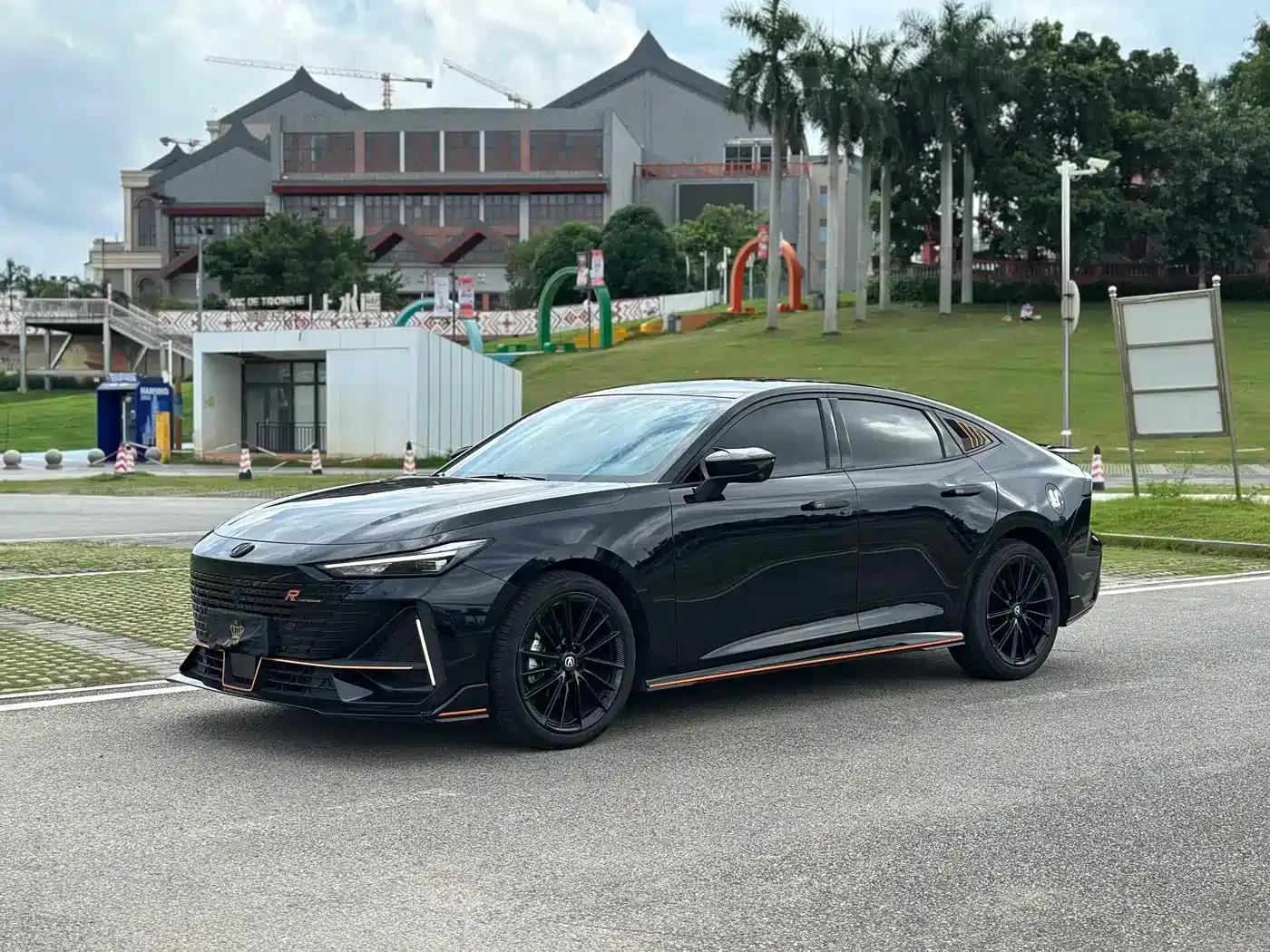 Changan UNI-V 2022 1.5T Sport Edition — миниатюра 1