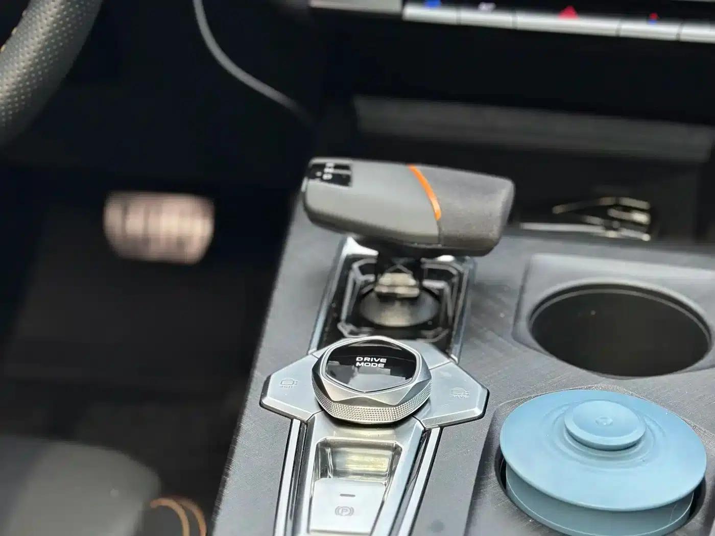 Changan UNI-V 2022 1.5T Sport Edition — миниатюра 11