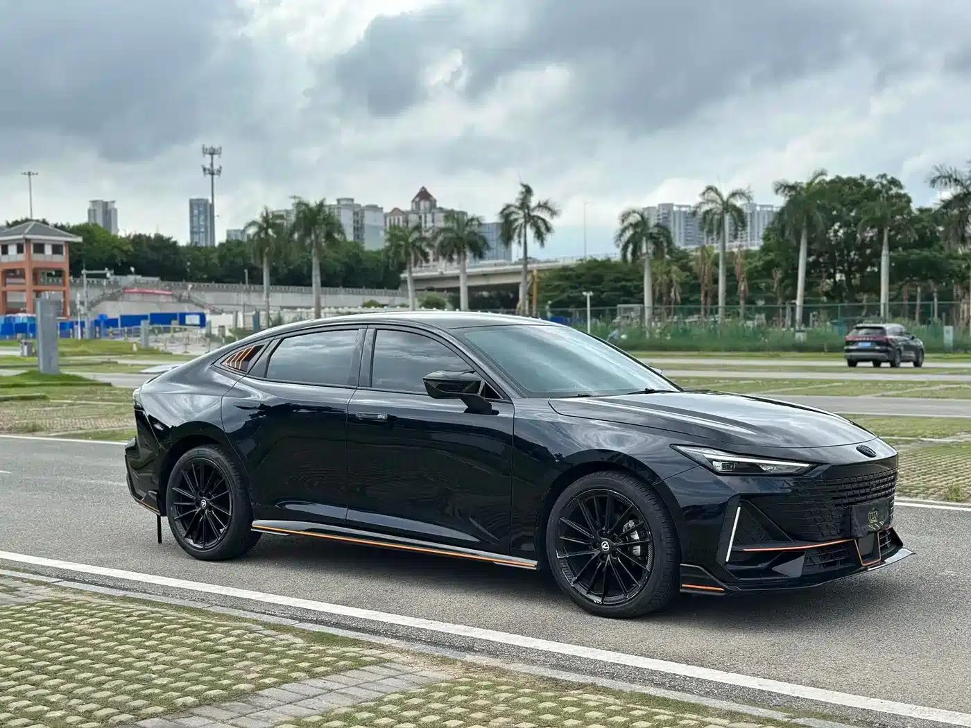 Changan UNI-V 2022 1.5T Sport Edition — миниатюра 4