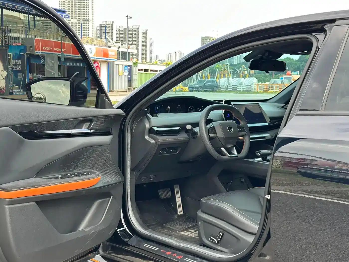 Changan UNI-V 2022 1.5T Sport Edition — миниатюра 6