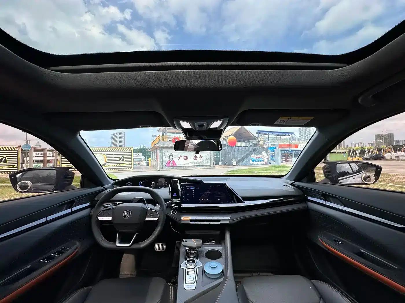 Changan UNI-V 2022 1.5T Sport Edition — миниатюра 8