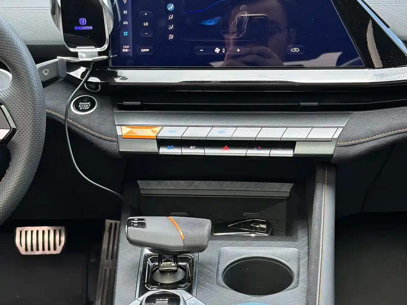 Changan UNI-V 2022 1.5T Sport Edition — миниатюра 10