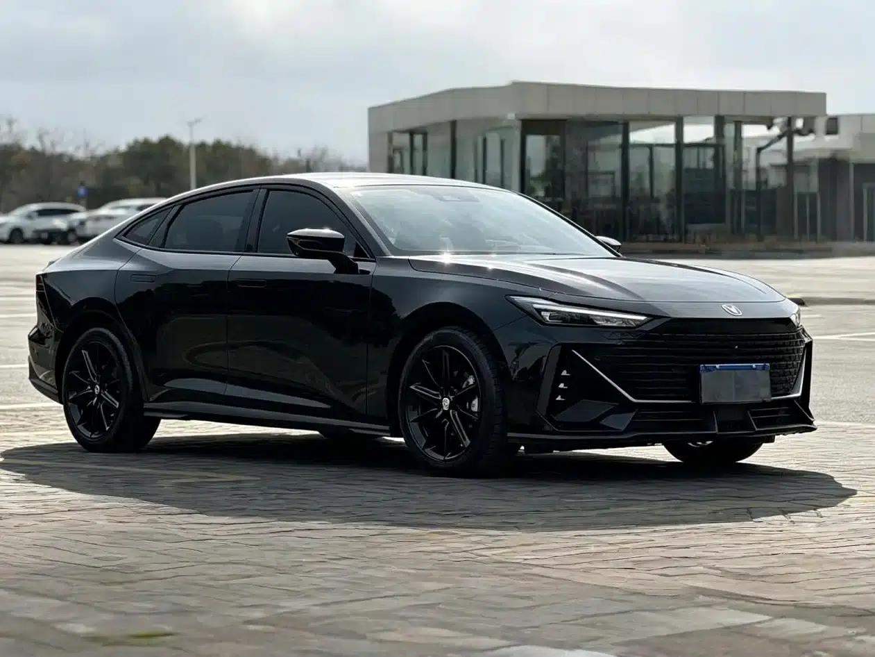 Changan UNI-V 2023 1.5T Premium Edition — миниатюра 3
