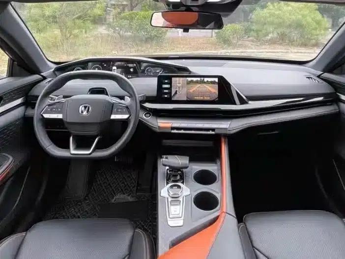 Changan UNI-V 2023 1.5T Premium Edition — миниатюра 4