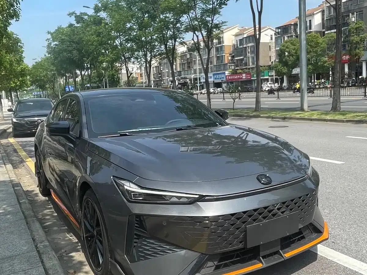 Changan UNI-V 2024 1.5T Premium Edition — миниатюра 2