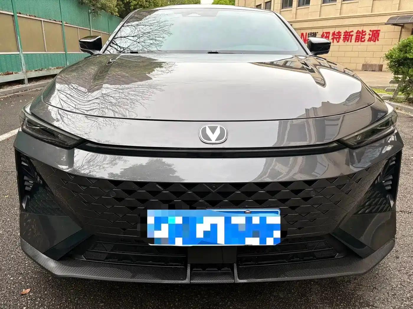 Changan UNI-V 2024 1.5T Premium Edition — миниатюра 2