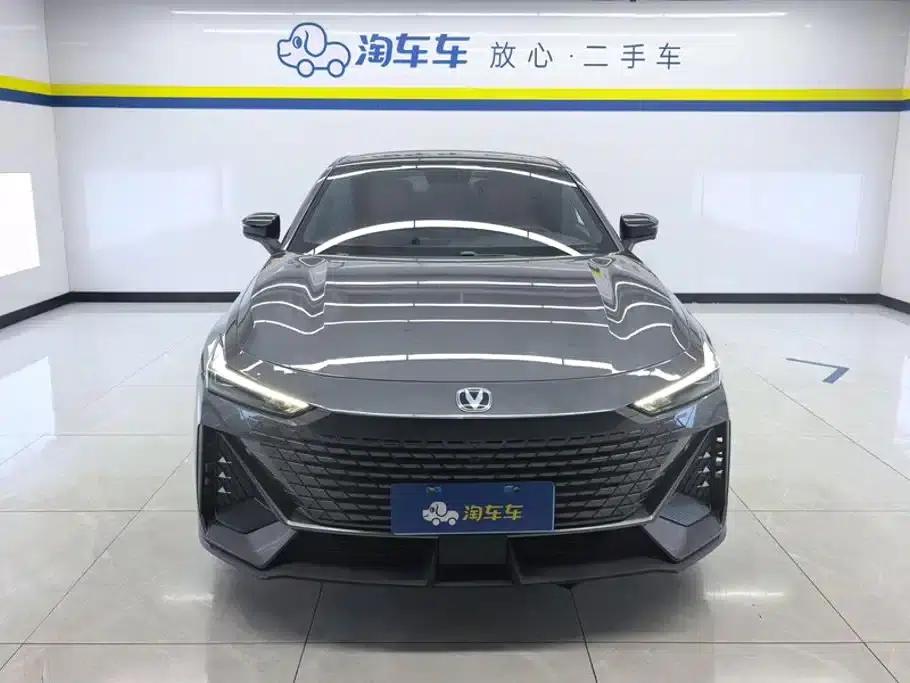 Changan UNI-V 2022 1.5T Premium Edition — миниатюра 2