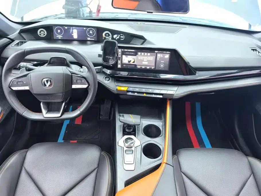 Changan UNI-V 2022 1.5T Premium Edition — миниатюра 12
