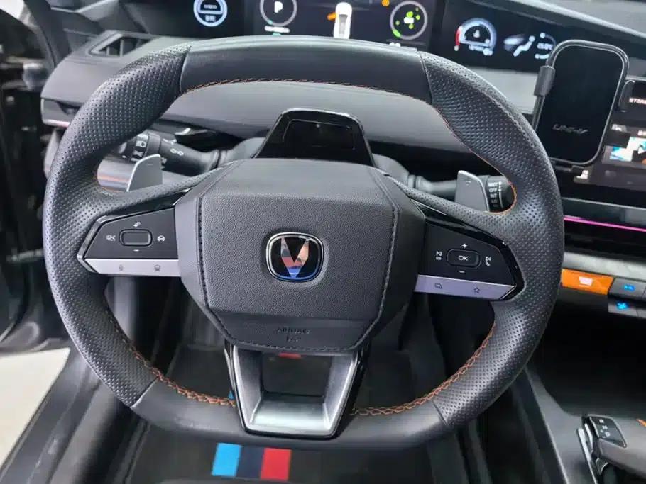 Changan UNI-V 2022 1.5T Premium Edition — миниатюра 15