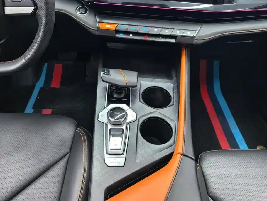 Changan UNI-V 2022 1.5T Premium Edition — миниатюра 16