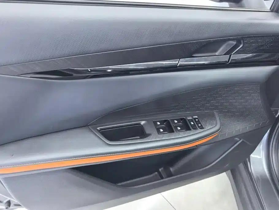Changan UNI-V 2022 1.5T Premium Edition — миниатюра 7