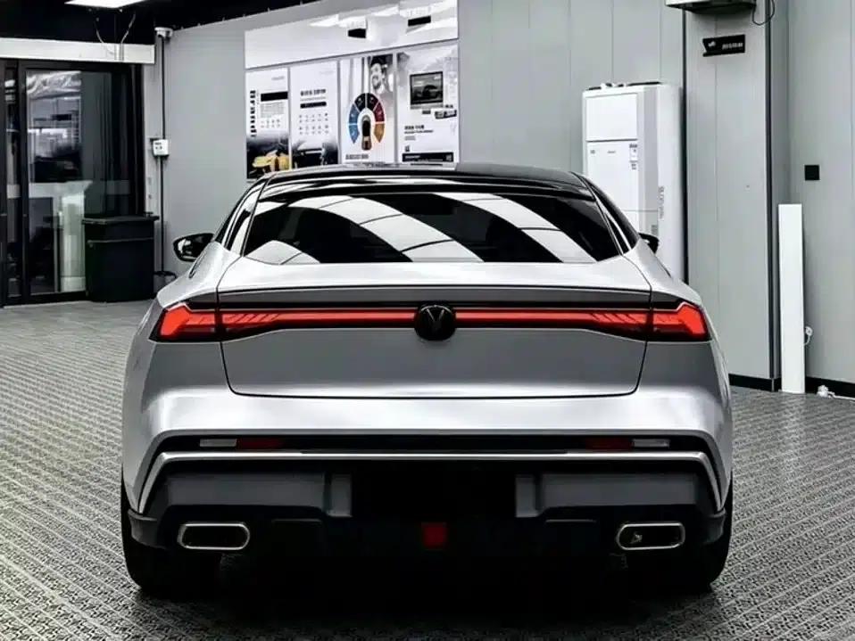 Changan UNI-V 2023 1.5T Sport Edition — миниатюра 8