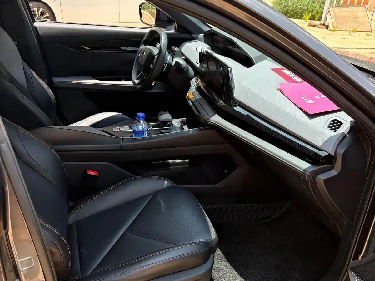 Changan UNI-V 2022 1.5T Premium Edition — миниатюра 6