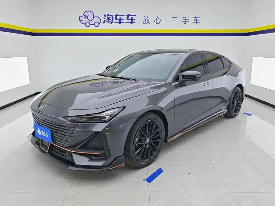 Changan UNI-V 2022 1.5T Sport Edition — миниатюра 1