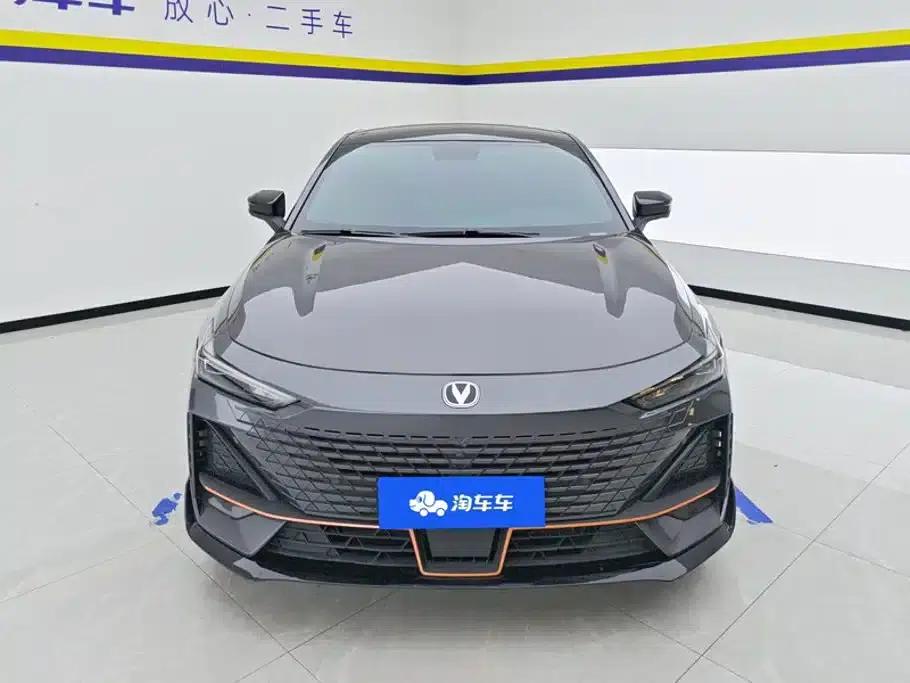 Changan UNI-V 2022 1.5T Sport Edition — миниатюра 2