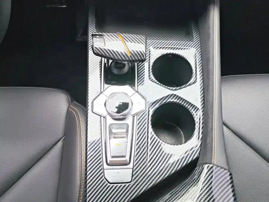 Changan UNI-V 2022 1.5T Sport Edition — миниатюра 16