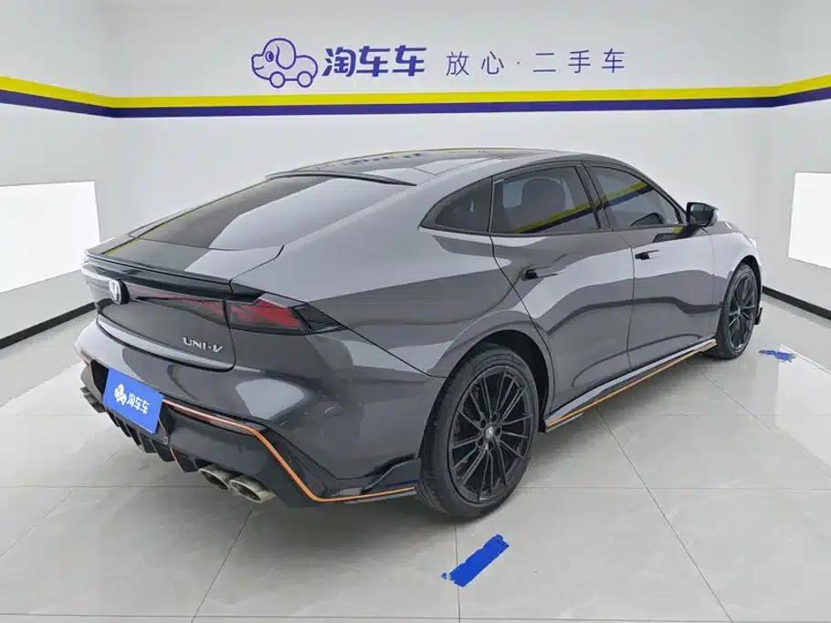 Changan UNI-V 2022 1.5T Sport Edition — миниатюра 3