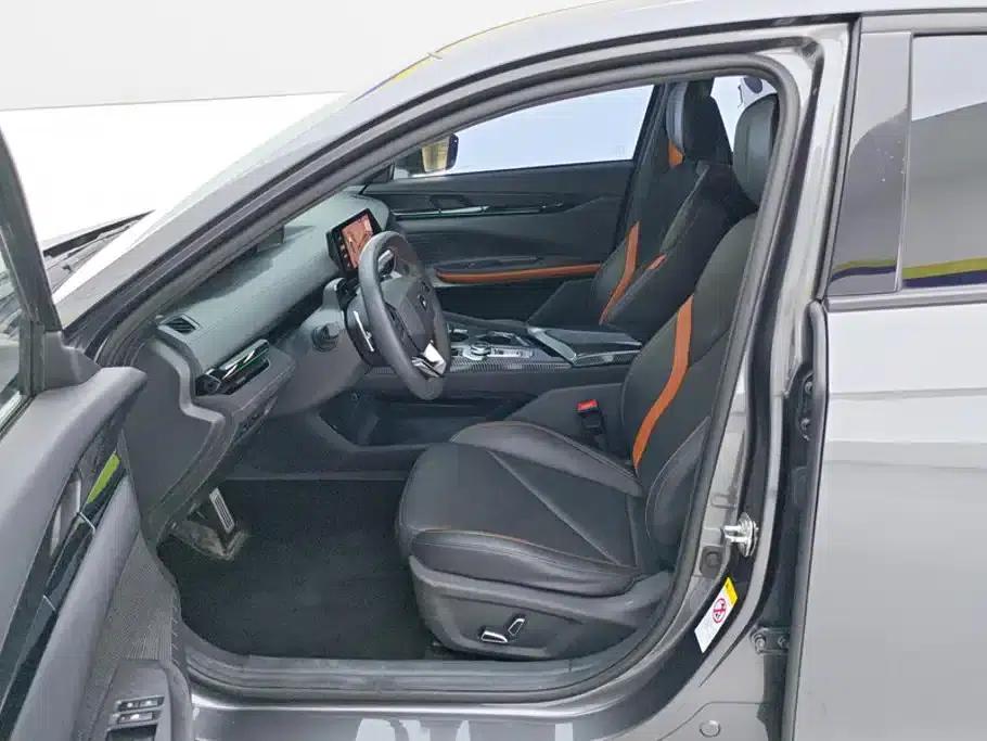 Changan UNI-V 2022 1.5T Sport Edition — миниатюра 9