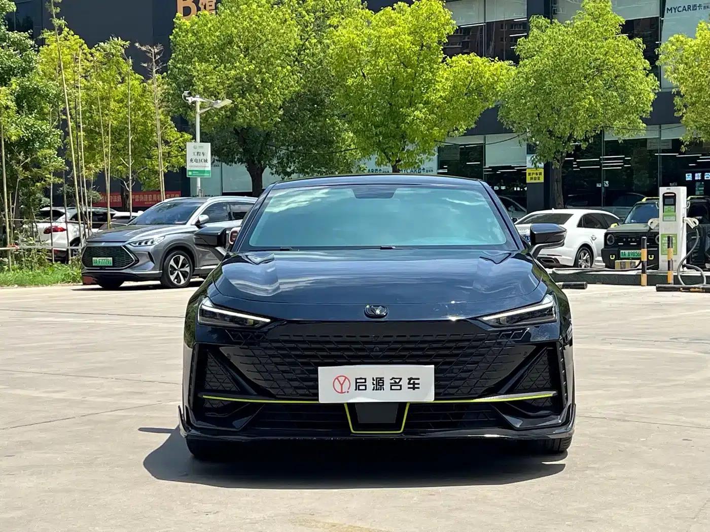 Changan UNI-V 2022 1.5T Sport Edition — миниатюра 2
