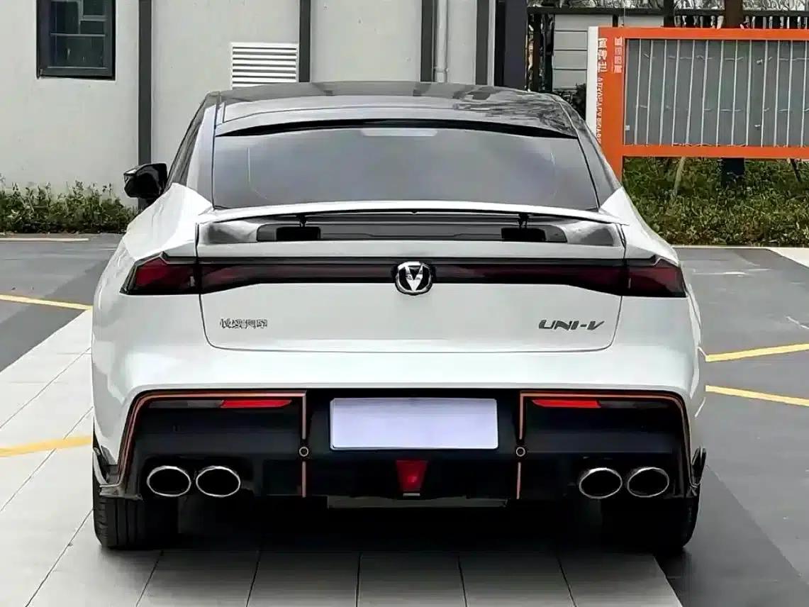 Changan UNI-V 2022 1.5T Sport Edition — миниатюра 4