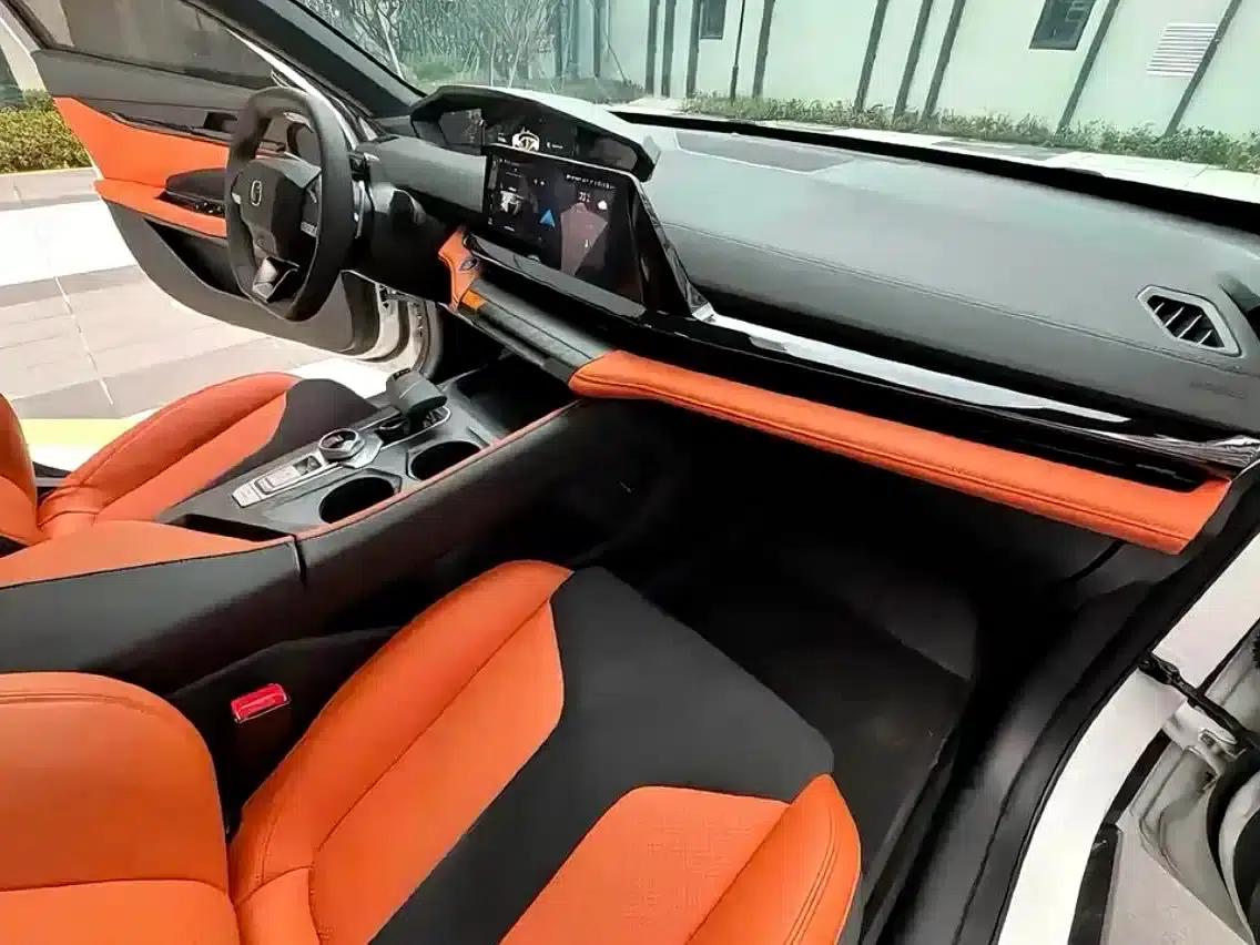 Changan UNI-V 2022 1.5T Sport Edition — миниатюра 9