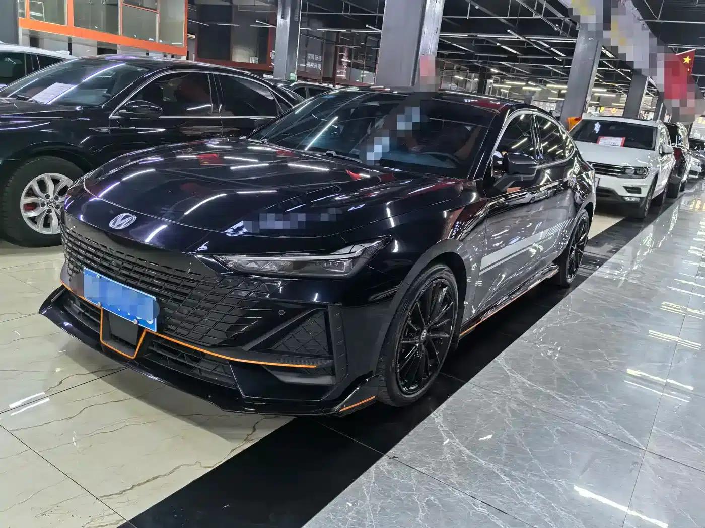 Changan UNI-V 2023 1.5T Sport Edition — миниатюра 1
