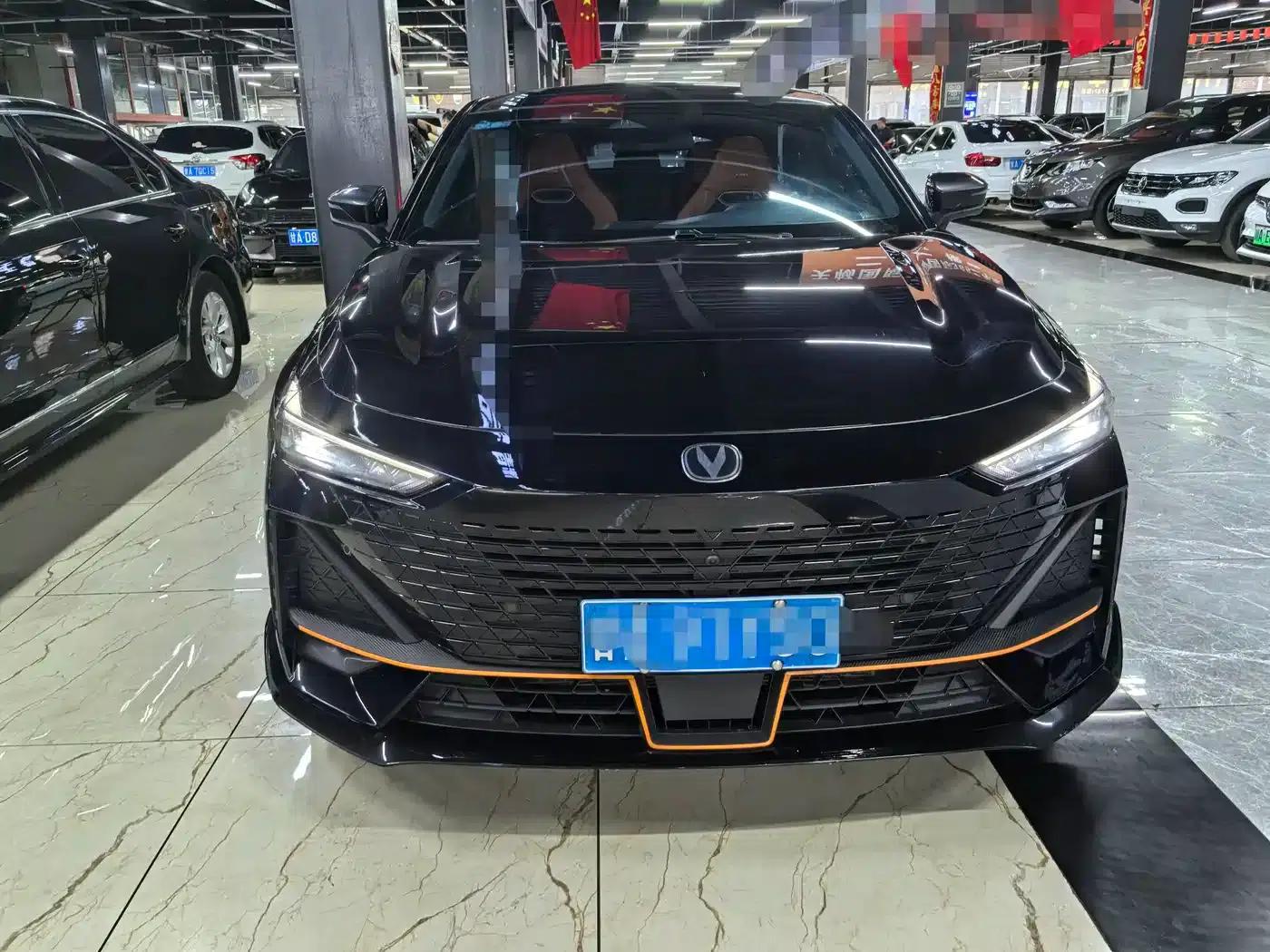 Changan UNI-V 2023 1.5T Sport Edition — миниатюра 2