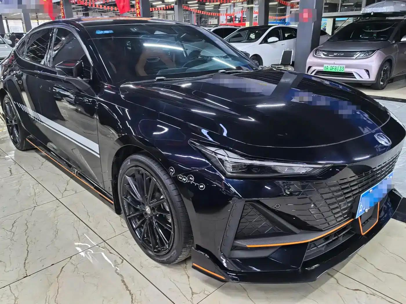 Changan UNI-V 2023 1.5T Sport Edition — миниатюра 3